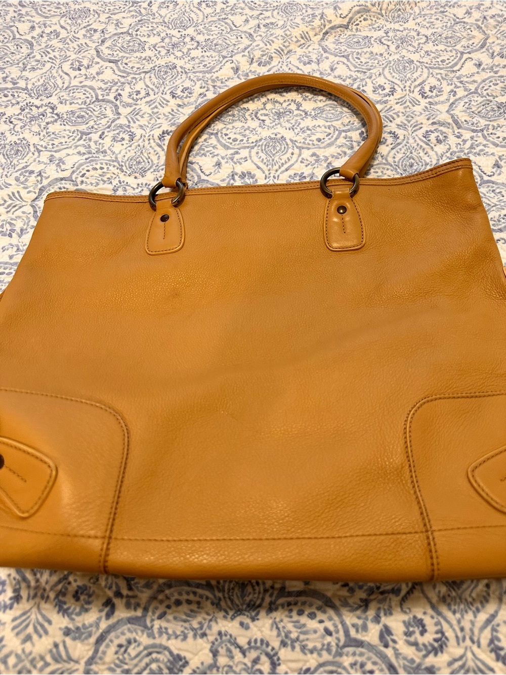 Vintage Burberry tote bag London leather beautiful sophisticated spacious
